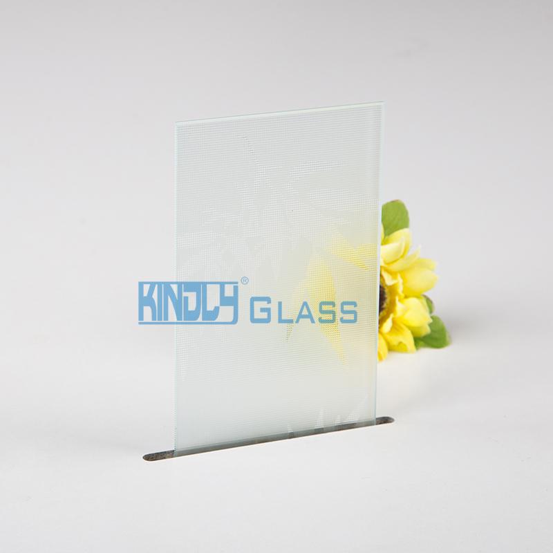 Clear Acid Bamboo Leaf on Mistlite Patterned Glass